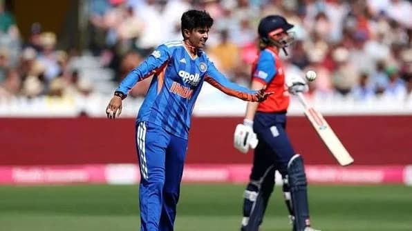 Shree Charani Becomes World No. 1 T20I Bowler